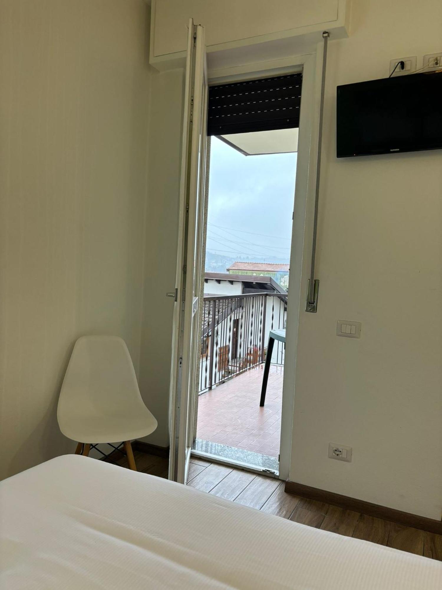 Airuno Rooms Luaran gambar